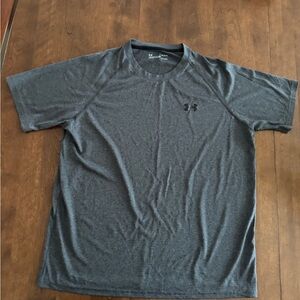 Under Armour Charcoal Heatgear Short Sleeve Tee Large EUC